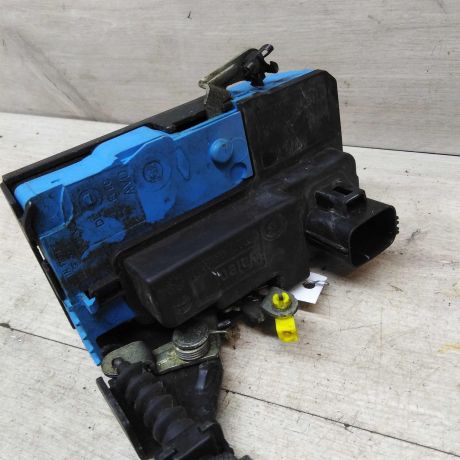 zamok-dveri-perednii-pravyi-volvo-xc90-rest-art-43549-big-1