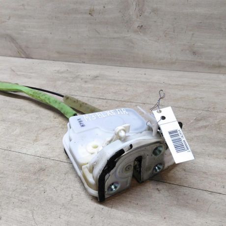 zamok-dveri-perednii-pravyi-mazda-3-bl-xetcbek-art-43753-big-0