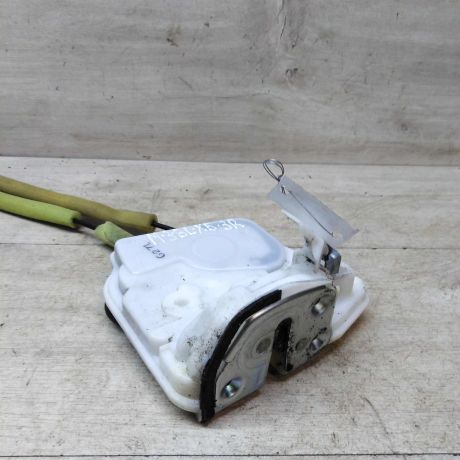 zamok-dveri-zadnii-pravyi-mazda-3-bl-xetcbek-art-43894-big-0