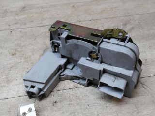 zamok-dveri-perednii-pravyi-peugeot-307-art-44013