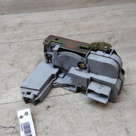 zamok-dveri-perednii-pravyi-peugeot-307-art-44013-big-0