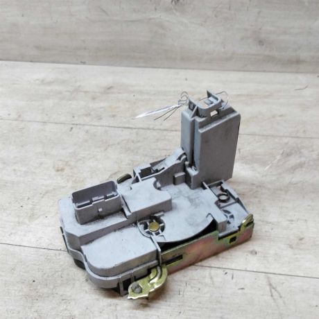 zamok-dveri-perednii-pravyi-peugeot-307-art-44013-big-1