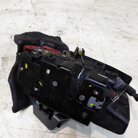 zamok-dveri-zadnii-levyi-audi-a4-b6-8e-art-45158-big-3