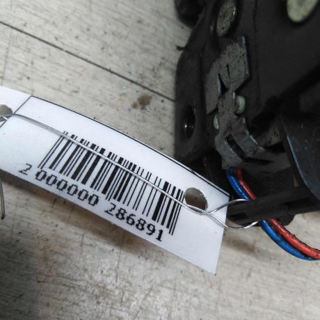 zamok-dveri-perednii-pravyi-volkswagen-caddy-iii-art-46115-big-1