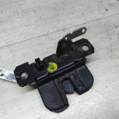 zamok-dveri-zadnii-pravyi-niznii-volkswagen-caddy-iii-art-46304-big-1