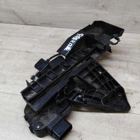 zamok-dveri-perednii-pravyi-ford-focus-2-do-rest-art-46319-big-1