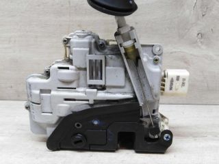 zamok-dveri-zadnii-levyi-audi-a4-b7-8e-art-47074