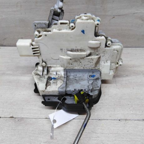 zamok-dveri-zadnii-levyi-audi-a4-b7-8e-art-47074-big-1