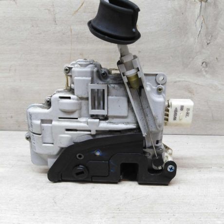 zamok-dveri-zadnii-levyi-audi-a4-b7-8e-art-47074-big-0