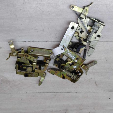 zamok-dveri-mexanizm-sdviznoi-bokovoi-volkswagen-transporter-t4-art-47477-big-1