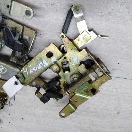 zamok-dveri-mexanizm-sdviznoi-bokovoi-volkswagen-transporter-t4-art-47477-big-4