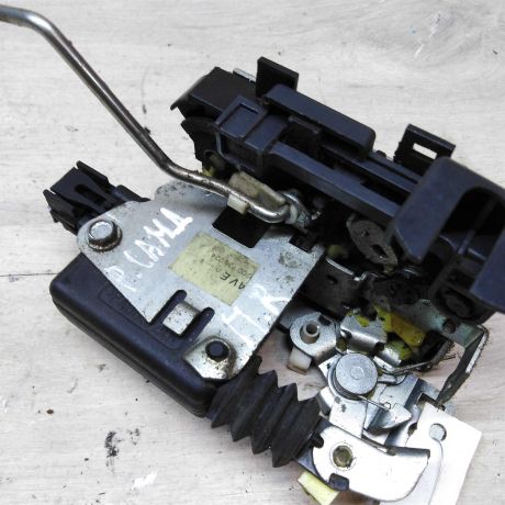 zamok-dveri-renault-sandero-i-perednii-pravyi-art-47632-big-1