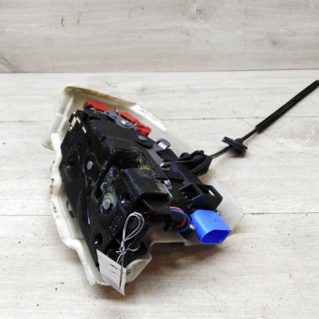 zamok-dveri-perednii-levyi-volkswagen-jetta-5-art-48272-big-0