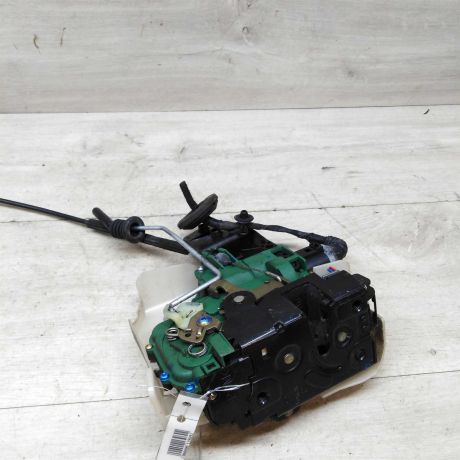 zamok-dveri-perednii-levyi-volkswagen-passat-b5-art-48348-big-0