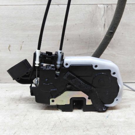 zamok-dveri-perednii-pravyi-nissan-almera-iii-g15-art-48979-big-0