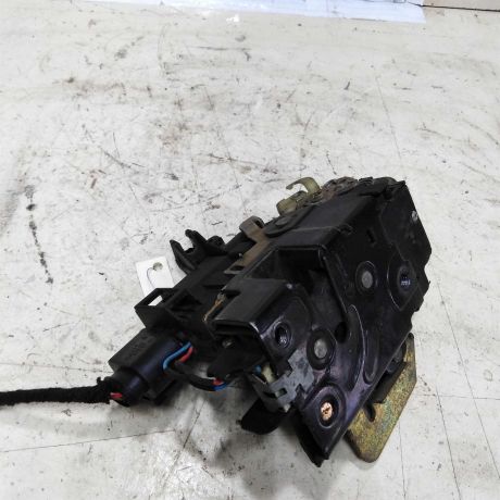 zamok-dveri-perednii-pravyi-audi-a6-c5-art-50835-big-0