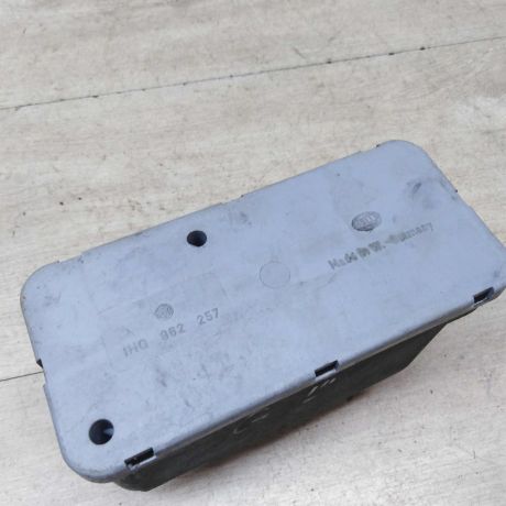 vakuumnoe-ustroistvo-sistemy-centralnogo-zamka-volkswagen-passat-b4-b3-nasos-vakuumnyi-kompressor-centralnogo-zamka-art-51579-big-1