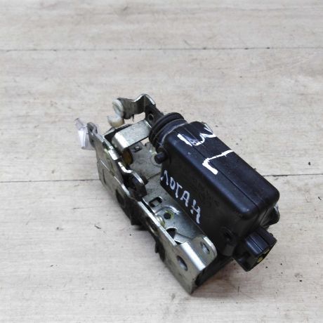 zamok-zadnii-levyi-lada-largus-art-51654-big-1