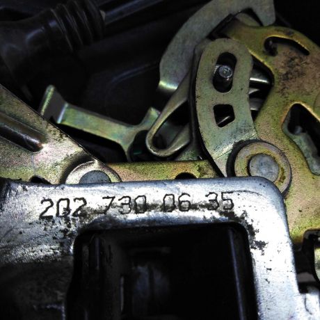 zamok-zadnei-pravoi-dveri-mercedes-e-class-w210-art-51786-big-2