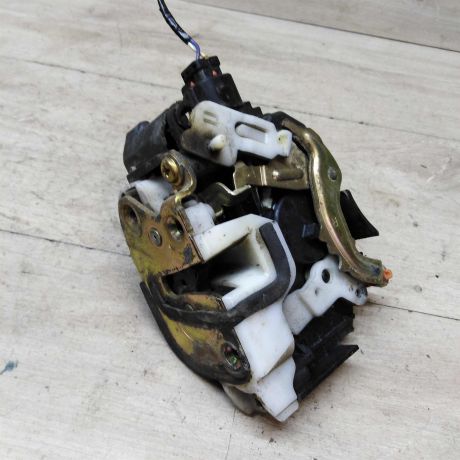 zamok-dveri-zadnii-pravyi-mitsubishi-lancer-9-05gv-art-52342-big-2