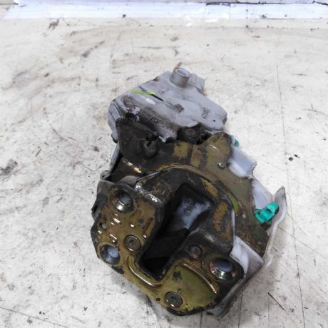 zamok-dveri-zadnii-pravyi-nissan-primera-p11-art-52802-big-0