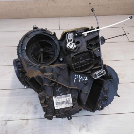 korpus-otopitelia-salona-pecki-renault-megane-2-art-53183-big-3