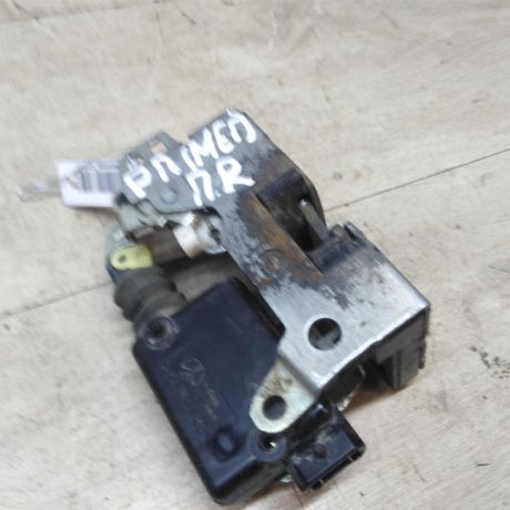 zamok-dveri-perednii-pravyi-renault-logan-i-lada-largus-art-53219-big-1