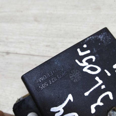 zamok-dveri-niznii-zadnei-levoi-raspasnoi-volkswagen-caddy-05-gv-art-54121-big-2