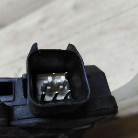 zamok-dveri-zadnii-levyi-hyundai-tucson-i-jm-art-56236-big-1