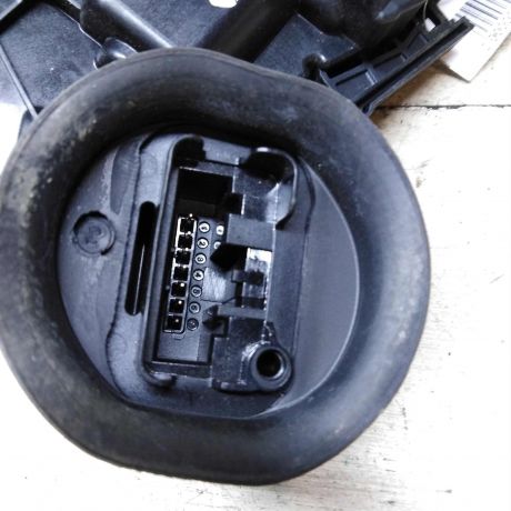 zamok-dveri-zadnii-pravyi-volkswagen-golf-6-xetcbek-art-56401-big-3