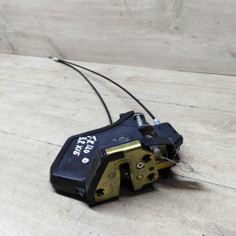 zamok-dveri-zadnei-pravoi-toyota-corolla-ix-e120-e130-e12-xetcbek-art-56416-big-0