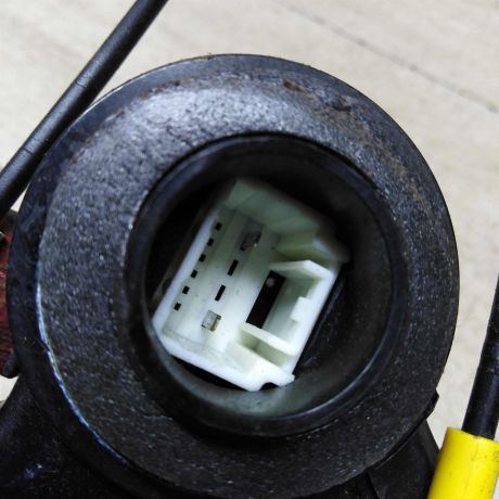 zamok-dveri-zadnei-pravoi-toyota-corolla-ix-e120-e130-e12-xetcbek-art-56416-big-1