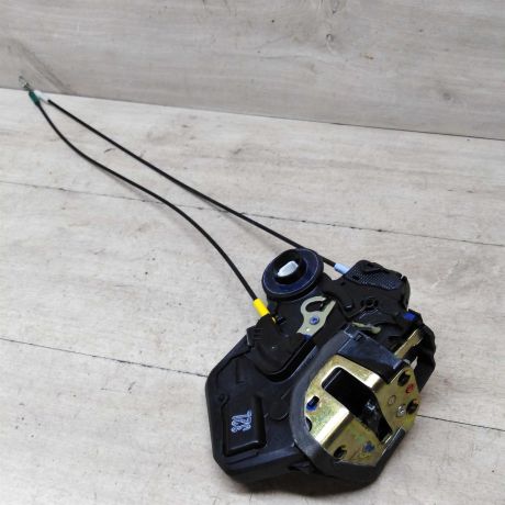 zamok-dveri-zadnii-levyi-toyota-corolla-ix-e120-e130-e12-xetcbek-art-56426-big-0