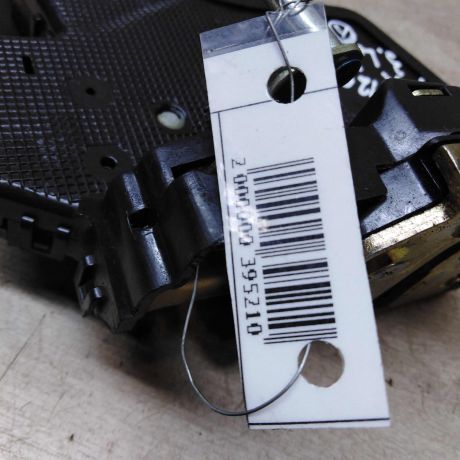 zamok-dveri-zadnii-levyi-toyota-corolla-ix-e120-e130-e12-xetcbek-art-56426-big-1