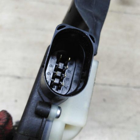 zamok-dveri-perednii-pravyi-volkswagen-passat-b5-passat-b5-gp-skoda-superb-art-56621-big-2