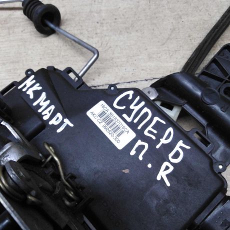 zamok-dveri-perednii-pravyi-volkswagen-passat-b5-passat-b5-gp-skoda-superb-art-56621-big-3