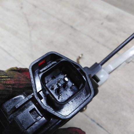 zamok-dveri-perednii-pravyi-hyundai-tucson-i-jm-art-56648-big-2