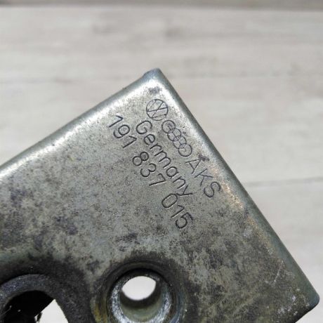 zamok-dveri-perednii-levyi-volkswagen-golf-2-art-58035-big-2