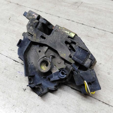 zamok-dveri-zadnii-pravyi-ford-focus-1-xetcbek-art-58733-big-2