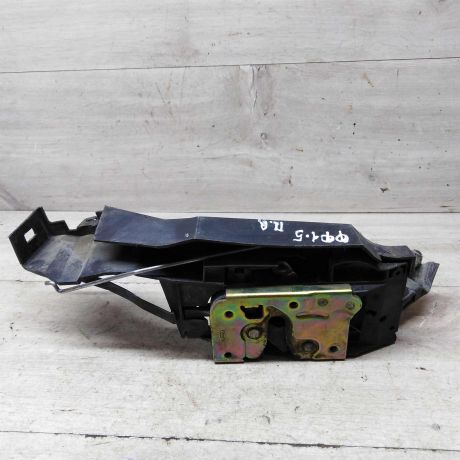 zamok-dveri-perednii-pravyi-ford-focus-1-xetcbek-art-58734-big-0