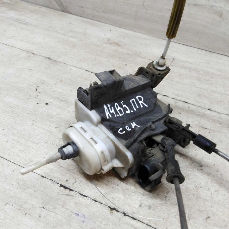 zamok-dveri-perednii-pravyi-audi-a4-b5-art-58797-big-2