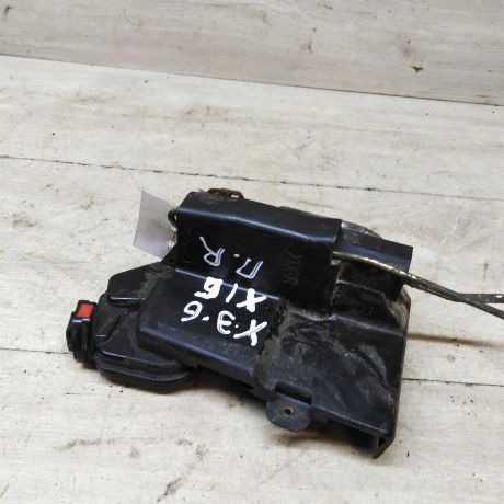 zamok-dveri-perednii-pravyi-hyundai-elantra-iii-xd-xetcbek-art-58922-big-1