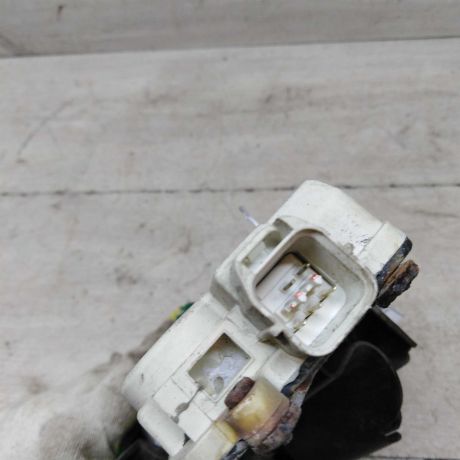 zamok-dveri-zadnii-pravyi-hyundai-elantra-iii-xd-art-59190-big-1