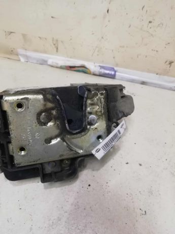 zamok-dveri-perednii-pravyi-kupe-volkswagen-golf-3-art-59676-big-1