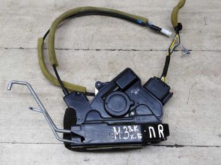 zamok-dveri-perednii-pravyi-mazda-3-bk-art-60476
