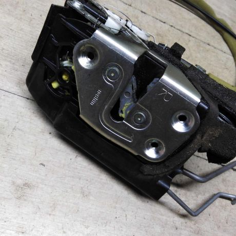 zamok-dveri-perednii-pravyi-mazda-3-bk-art-60476-big-1