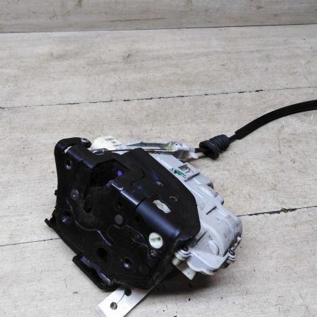 zamok-dveri-perednii-pravyi-volkswagen-passat-b6-art-60803-big-0