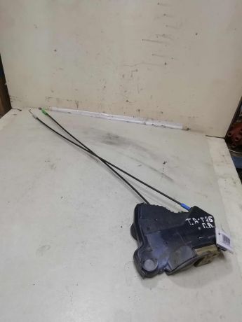 zamok-dveri-perednii-pravyi-toyota-avensis-t25-art-61602-big-0