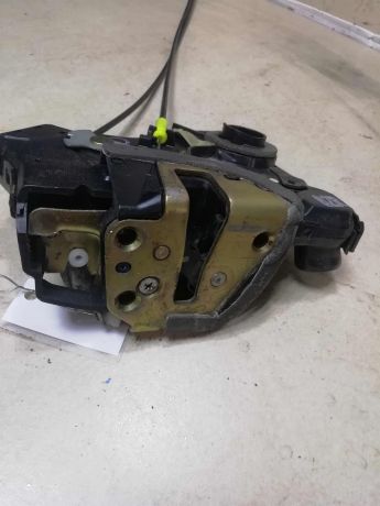 zamok-dveri-perednii-pravyi-toyota-avensis-t25-art-61602-big-6