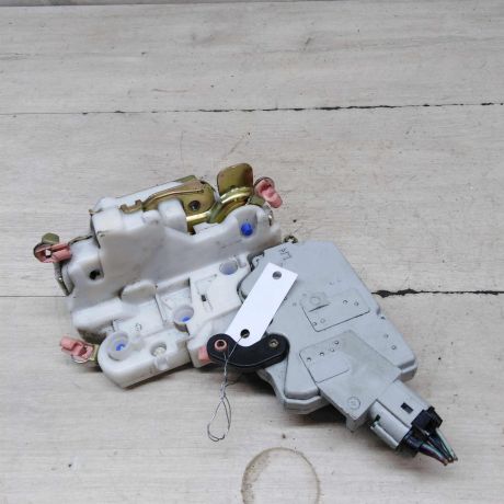 zamok-dveri-perednii-levyi-nissan-primera-p11-art-63934-big-0